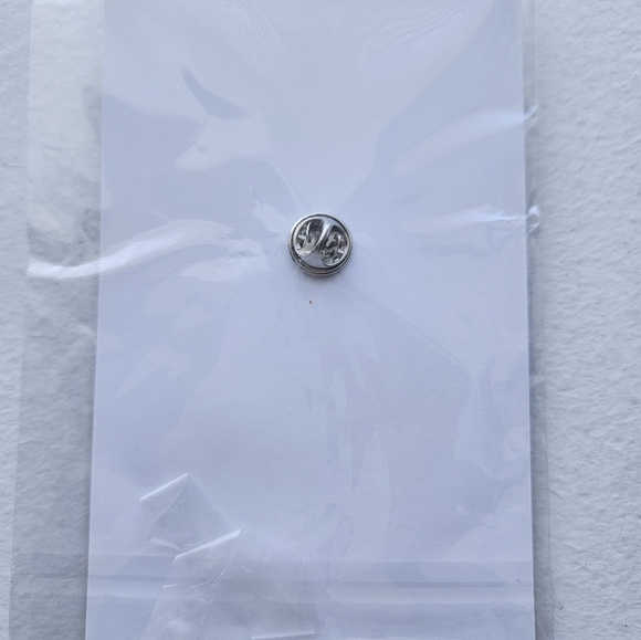 Ardberg limited edition Islay Scotch pin - Picture 2 of 2